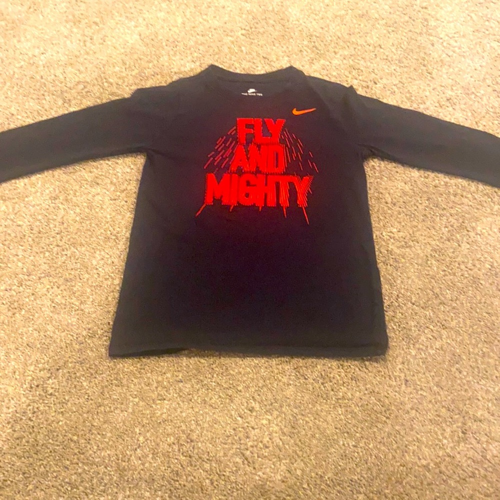 Nike long sleeve boys M tee shirt